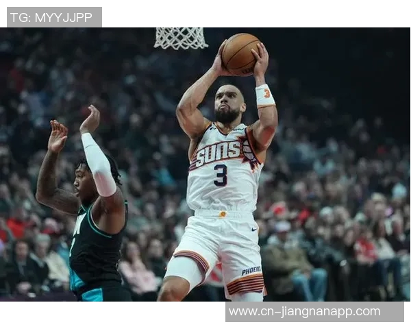 狄龙首节表现抢眼8投4中贡献全队最高9分并遭遇2次犯规困扰